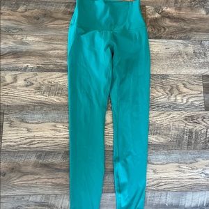 Rare Lululemon Wunder Under Leggings 28”